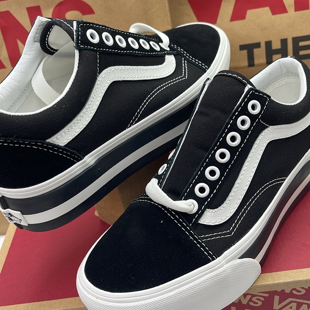 Vans Men’s Platform Sneakers Old Skool Stackform
Smarten Up Black/Wh
VN0009PZBZW - Picture 10 of 16